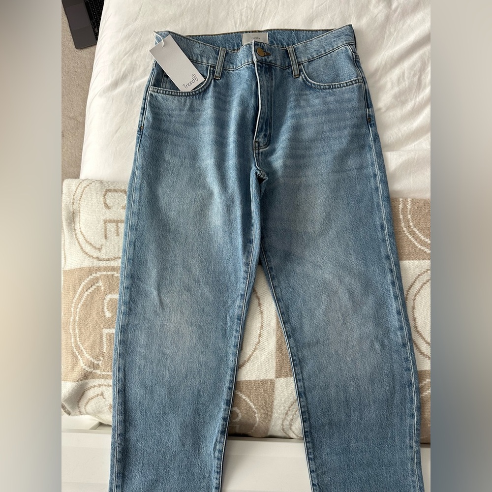 COPY - Triarchy medium wash jeans